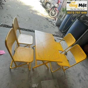 bàn ghế cafe xếp gọn mắt lưới sắt cnc màu vàng