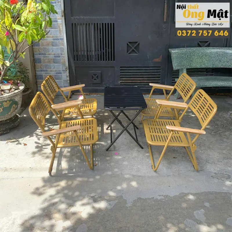 Bộ bàn ghế cafe xếp gọn sắt cnc tay gỗ màu nâu