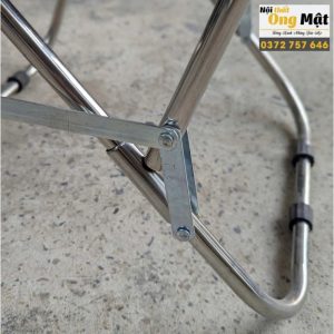 khung inox chắc chắn của ghế xếp nhựa sườn inox lưng cao