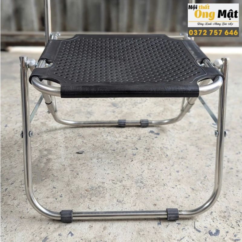 mặt ngồi của ghế xếp nhựa sườn inox lưng cao
