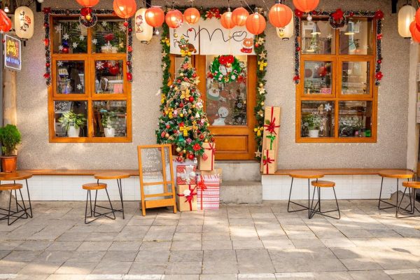 ý tưởng trang trí Noel cho quán cafe đơn giản, cực chất 2025